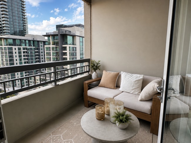 Patio - 300 W Beech St Unit 1301