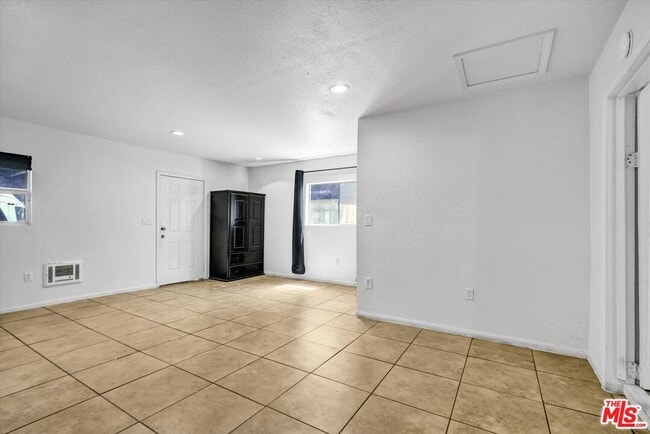 Photo - 13110 Pinney St