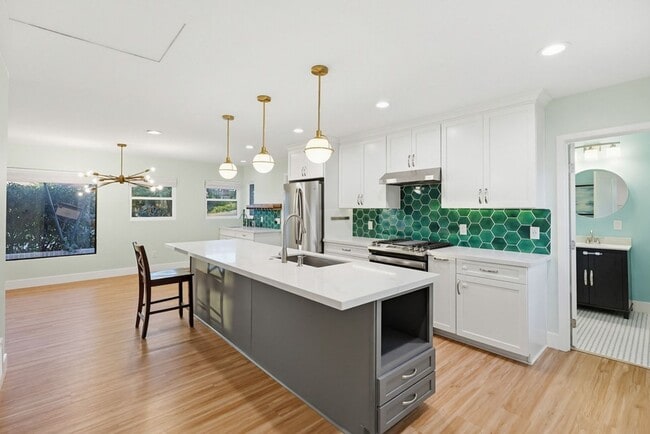 Photo - 3 Bedroom Home with Ocean Views in Point Loma