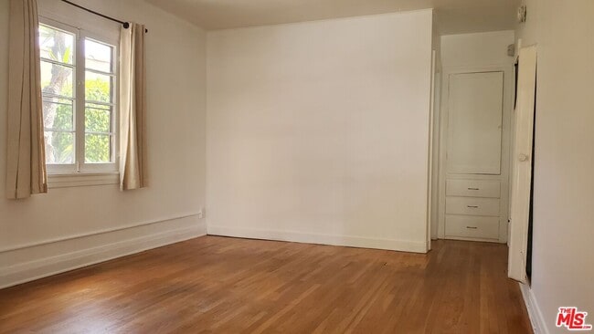 Photo - 1118 20th St Unit front