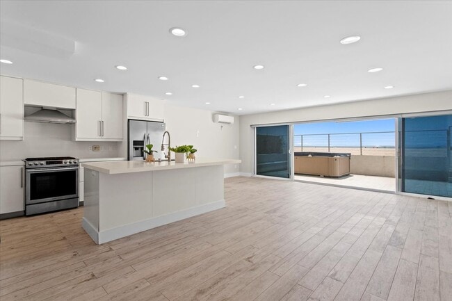 Photo - 6955 Trolleyway Unit A