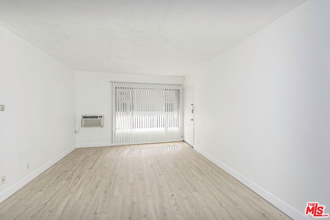 Photo - 428 S Wilton Pl Unit 5