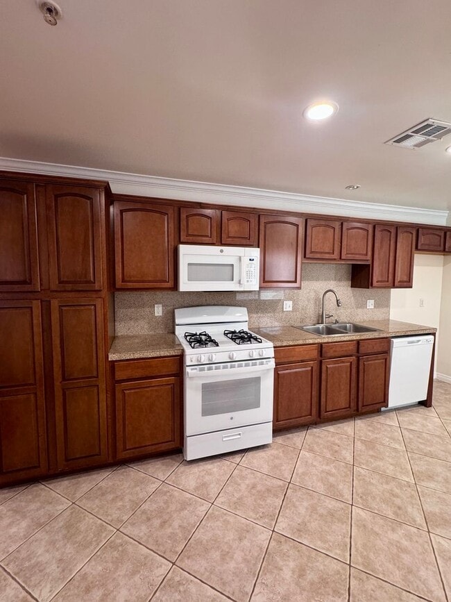 Photo - 3 bedroom 2 bath condo on Vanowen Unit 103