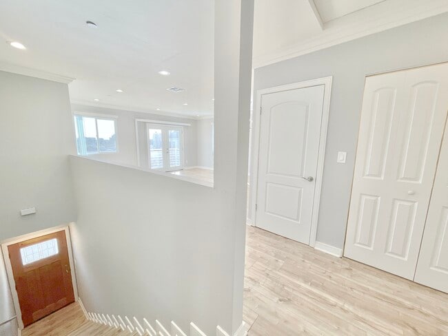 Photo - 4463 1/2 Rosewood Ave Unit 4463 1/2 Rosewood Ave