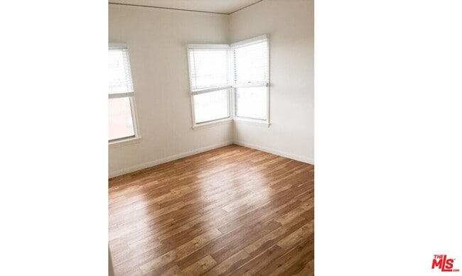 Photo - 127 Catalina St Unit 4