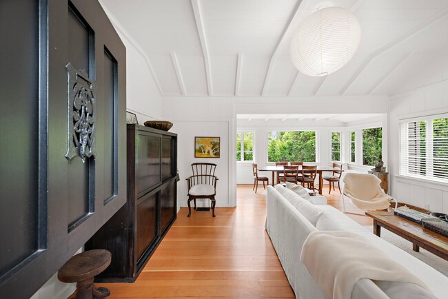 Photo - Classic Modern Cottage in Laguna Village