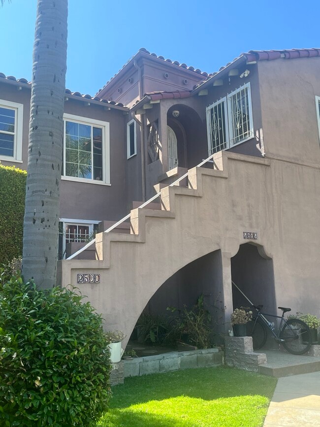 Photo - 2500 S Bronson Ave Unit 2850