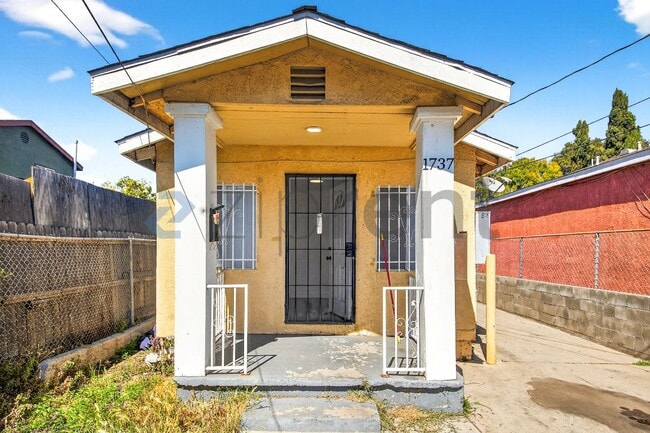 Photo - 1737 E 108th St