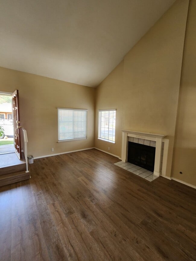 Photo - Spacious 3 Bedroom Lakeside Home