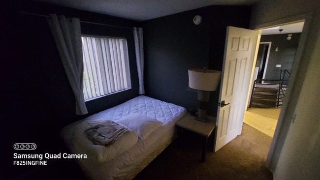 Photo - 3345 Oliphant St