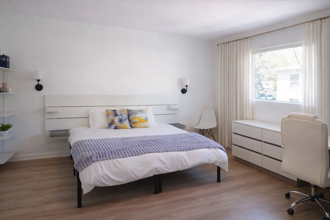 Bedroom with Its Own Private Bathroom and Home Office Setup - 5860 Hazeltine Ave Unit 8-2