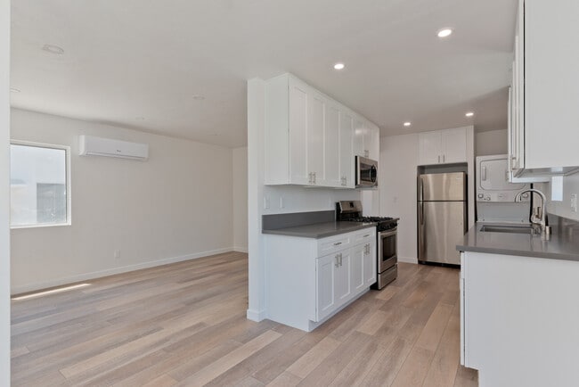 Building Photo - 1534 Missouri St Unit 1534