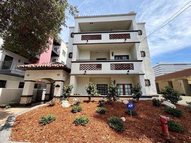 Building Photo - 156 S Oak Knoll Ave Unit 201