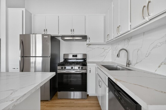 Photo - 1066 Coronado Ave Unit 302