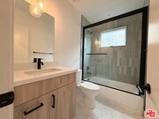 Photo - 914 7th St Unit 9