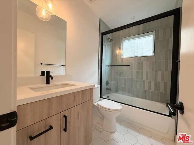 Photo - 914 7th St Unit 9