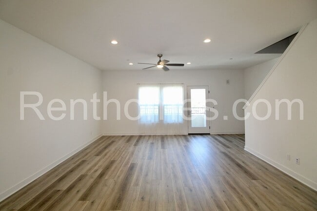 Photo - 1716 Discovery Falls Dr