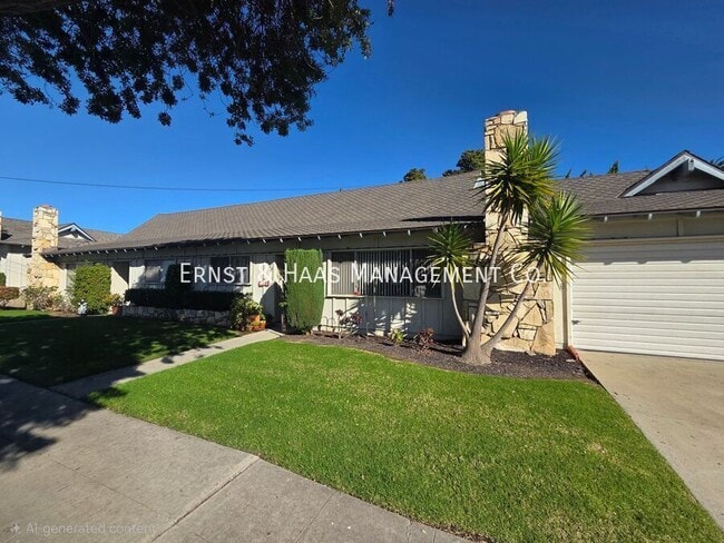 Building Photo - 3610 Country Club Dr