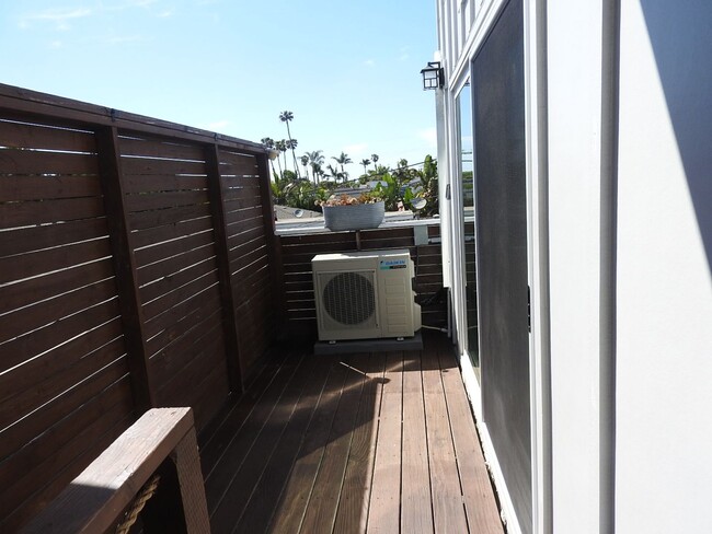 Photo - 4672-76LB Unit 4674