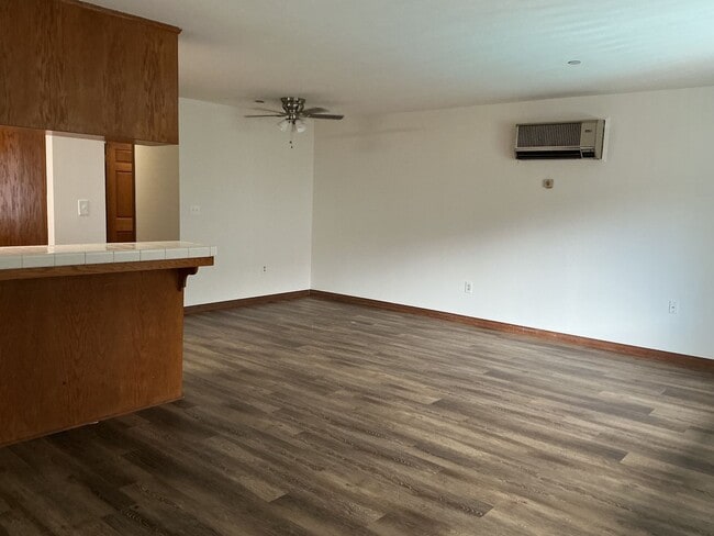 Photo - Los Caballeros #210 Unit 210