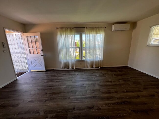 Photo - 2 Bedroom 1 Bath Apartment for Rent in Arcadia with New Ductless A/C