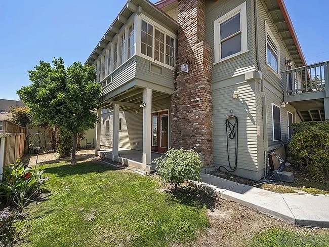 Photo - 1821 Cypress Ave