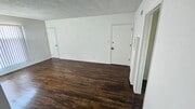 Photo - 1219 N Ardmore Ave Unit 7