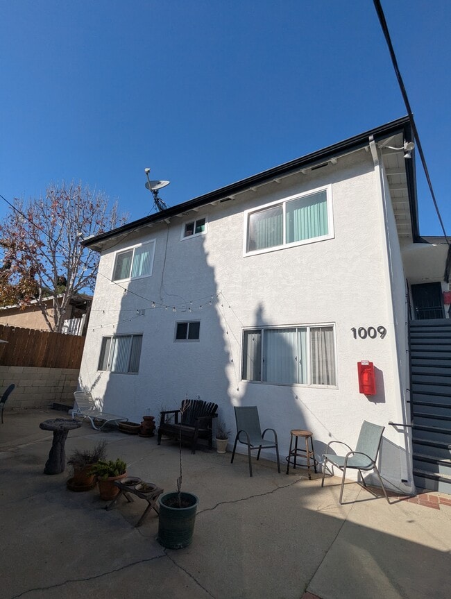 Building Photo - 1009 E Grand Ave Unit 1