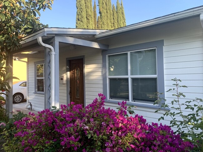 Photo - 624 W Lexington Dr