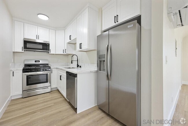 Building Photo - 3764 Villa Terrace Rental