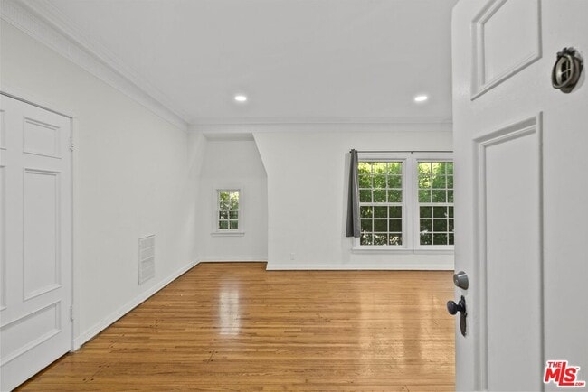 Photo - 6542 1/2 W Olympic Blvd