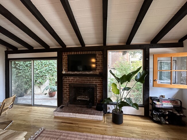 Building Photo - 2017 Rosilla Pl Rental