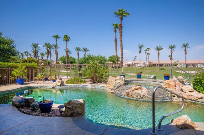 Photo - 37905 Pineknoll Ave