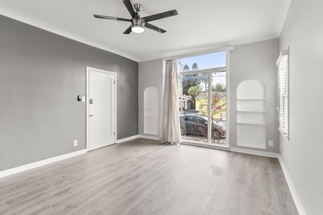 Photo - 1115 E Broadway Unit 02