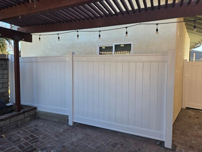 Photo - 1762 Los Feliz Dr Unit C