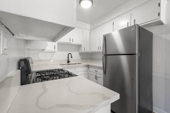 Photo - 3212 W 60th St Unit 02