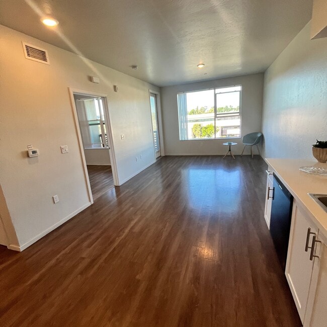 Photo - Bluewater Apartments