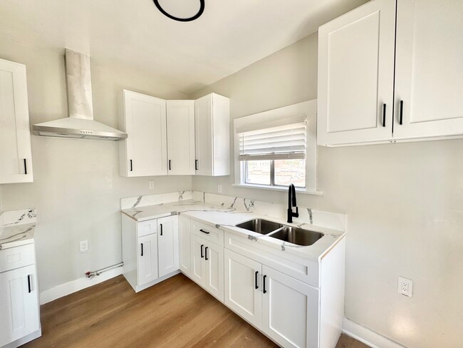 Photo - 194 W 41st Pl Apartment Unit 11