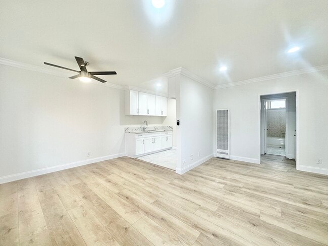 Photo - 20445 Saticoy St Unit 32