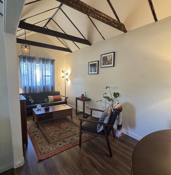 Photo - 1623 Campus Rd Unit B - Fully Furnished