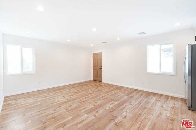 Photo - 19143 Lemay St