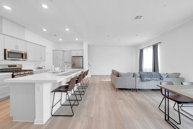 Photo - 2027 Bluestone Cir