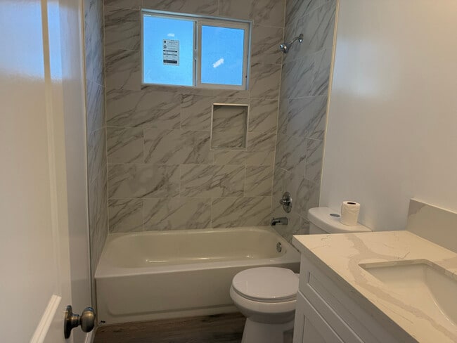 Photo - 3275 Saturn Ave Unit B