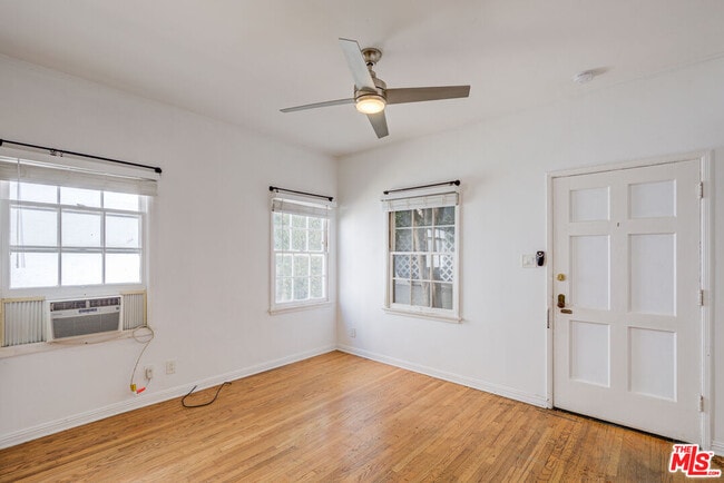 Photo - 967 N Doheny Dr Unit 1/8