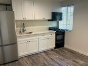 Bright kitchen with new appliances - 2950 Berkeley Rd