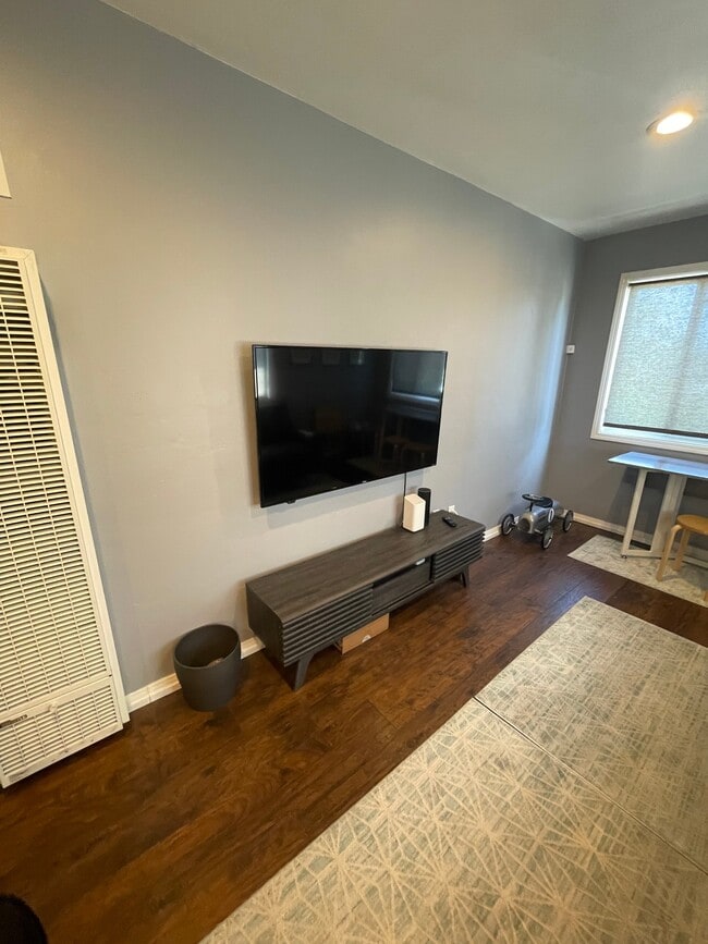 Photo - 3959 B St Unit 3961 B STREET