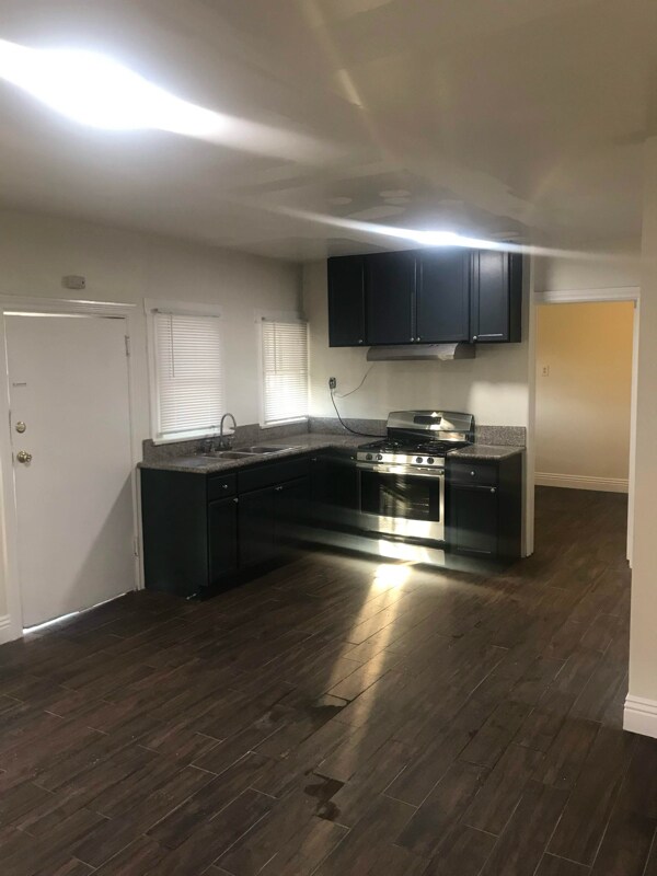 Photo - 832 E 20th St Unit 832