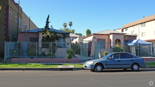 Building Photo - 1203 S Bronson Ave