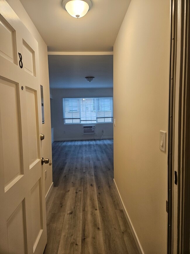 Photo - 11954 Moorpark St