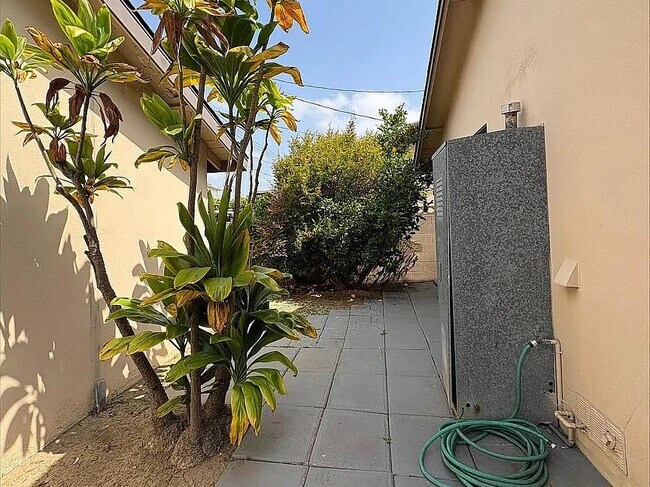 1205 W Cassidy St - House for Rent - Gardena, CA | WestsideRentals.com